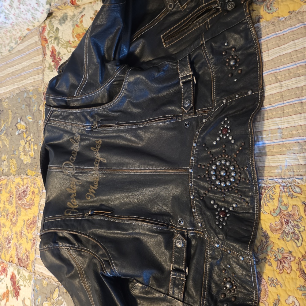 Harley-Davidson Black Leather Jacket with Brown Stitching - Picture 4 of 11